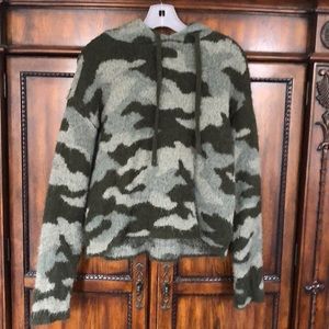 VS Pink Camo Hoodie Sweater Size XS